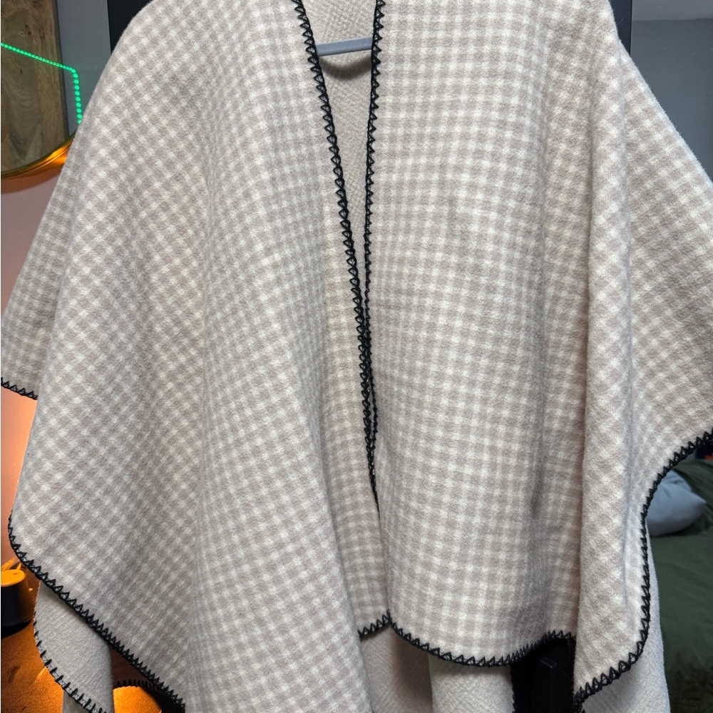 Classic Cream and Black Checkered Cape